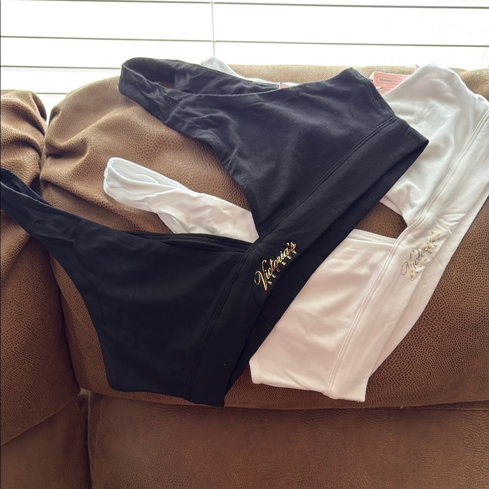 EUC Victoria's Secret Black and White Cotton Bralette Duo